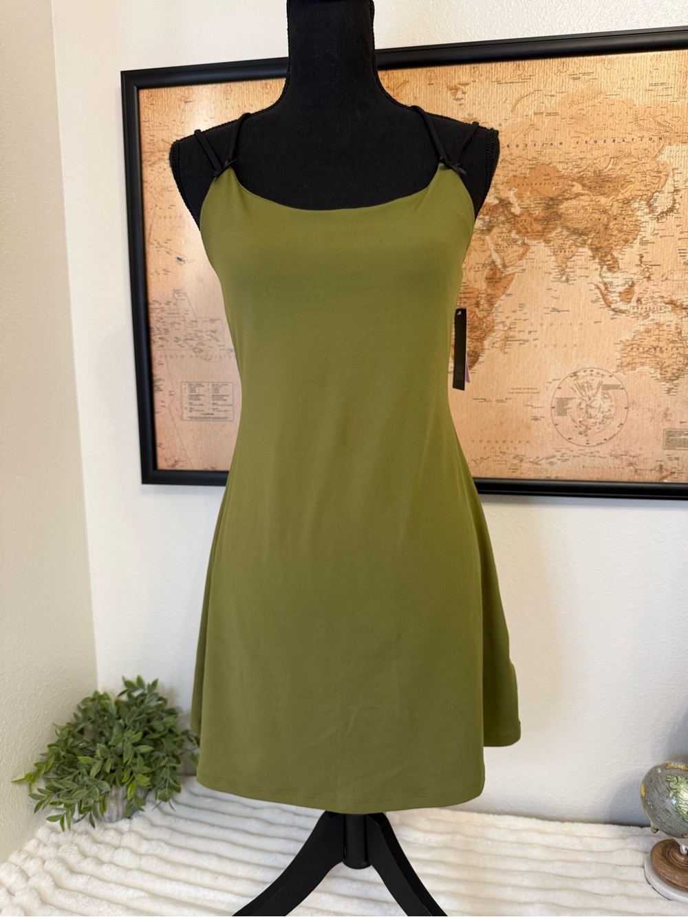 Wild Fable athletic dress size medium